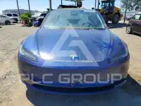 2025 Tesla Model 3 фото