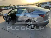 2025 Tesla Model 3 фото