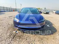 2025 Tesla Model 3 фото