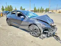 2025 Tesla Model 3 фото