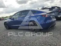 2025 Tesla Model 3 фото