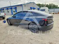 2025 Tesla Model 3 фото