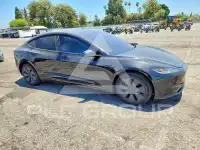 2025 Tesla Model 3 фото