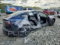 2025 Tesla Model 3 фото