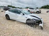 2025 Tesla Model 3 фото