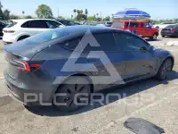 2025 Tesla Model 3 фото