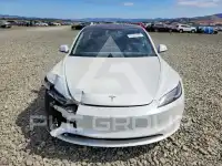 2025 Tesla Model 3 фото