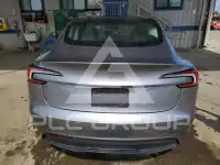 2025 Tesla Model 3 фото