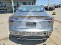 2025 Tesla Model 3 фото