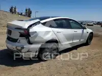 2025 Tesla Model 3 фото