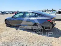 2025 Tesla Model 3 фото