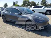 2025 Tesla Model 3 фото