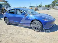 2025 Tesla Model 3 фото