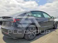 2025 Tesla Model 3 фото