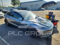 2025 Tesla Model 3 фото