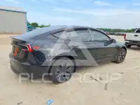 2025 Tesla Model 3 фото