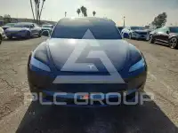 2025 Tesla Model 3 фото