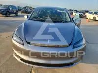2025 Tesla Model 3 фото