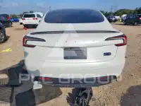 2025 Tesla Model 3 фото