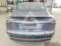2025 Tesla Model 3 фото