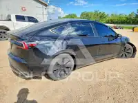 2025 Tesla Model 3 фото