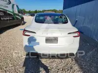 2025 Tesla Model 3 фото
