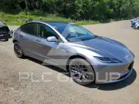 2025 Tesla Model 3 photo