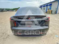 2025 Tesla Model 3 фото