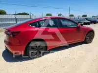2025 Tesla Model 3 фото