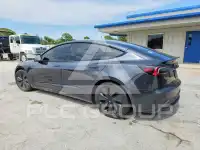 2025 Tesla Model 3 фото
