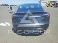 2025 Tesla Model 3 фото