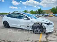 2025 Tesla Model 3 фото