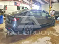 2025 Tesla Model 3 фото