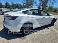 2025 Tesla Model 3 фото