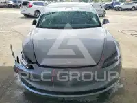 2025 Tesla Model 3 фото