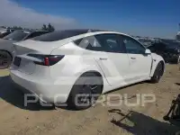 2025 Tesla Model 3 фото