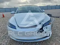 2025 Tesla Model 3 фото