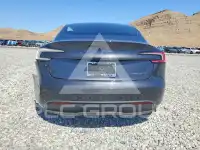 2025 Tesla Model 3 фото