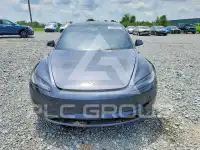 2025 Tesla Model 3 фото