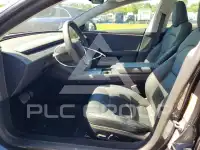 2025 Tesla Model 3 фото