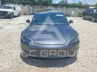 2025 Tesla Model 3 фото