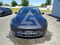 2025 Tesla Model 3 фото