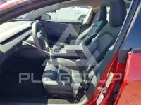 2025 Tesla Model 3 фото