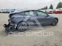 2025 Tesla Model 3 фото