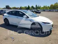 2025 Tesla Model 3 фото