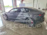 2025 Tesla Model 3 фото