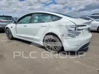 2025 Tesla Model 3 фото
