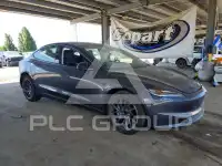 2025 Tesla Model 3 фото