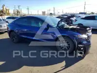 2025 Tesla Model 3 фото