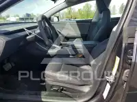 2025 Tesla Model 3 фото